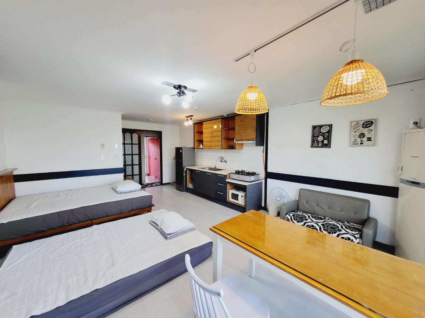 Morning Beach Pension เมืองเชจู ภายนอก รูปภาพ