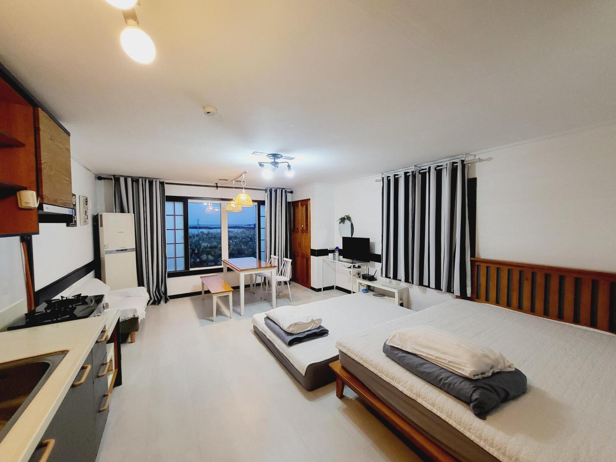 Morning Beach Pension เมืองเชจู ภายนอก รูปภาพ
