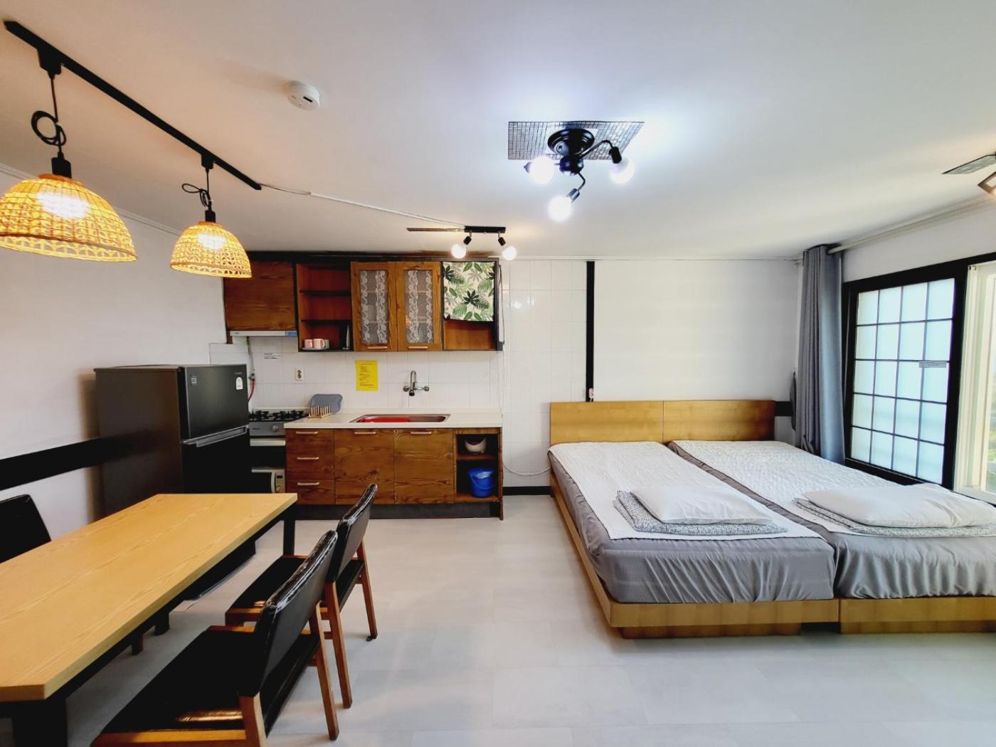 Morning Beach Pension เมืองเชจู ภายนอก รูปภาพ