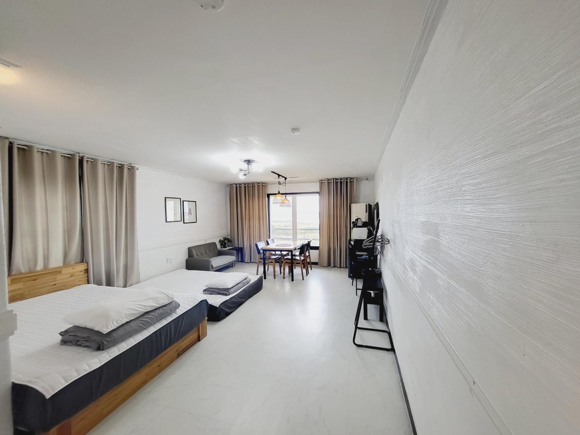 Morning Beach Pension เมืองเชจู ภายนอก รูปภาพ